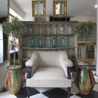 Ravishing pair of planters